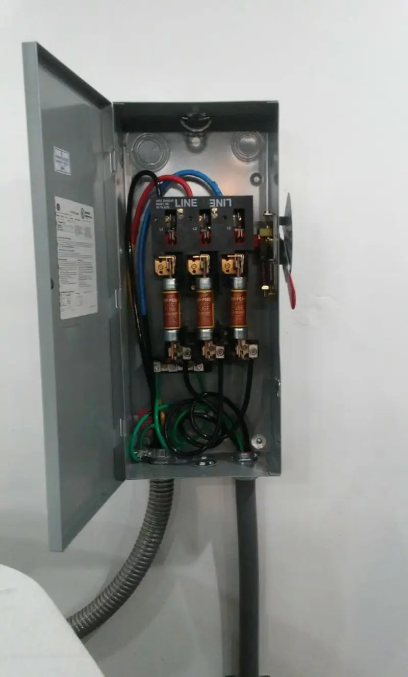 Three-phase disconnect switch installed for Electrical Wiring & Rewiring in Wilsonville